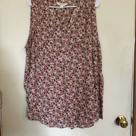 Market & Spruce Prat Sleeveless Henley Blouse 1X Pink & Floral - Picture 2 of 10